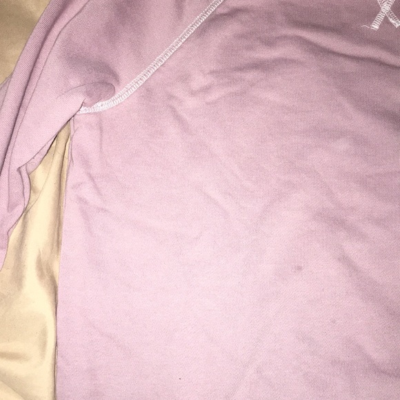 I’m selling a long sleeve pull over. - Picture 2 of 3